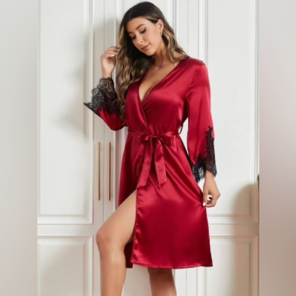 Molly Lace Trim Robe
